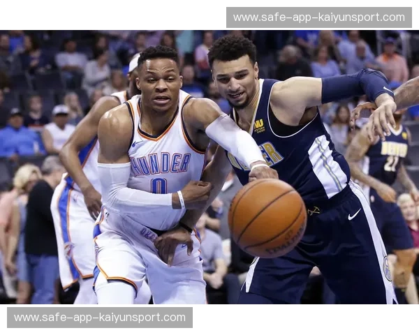 掘金与雷霆:当掘金遇上雷霆,谁能在这片篮球场上掀起惊涛骇浪?